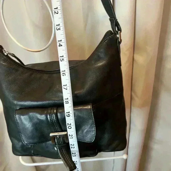 Stone Mountain Black Leather Crossbody Bag Women's Purse Zip Around Flap Pocket - Picture 8 of 9